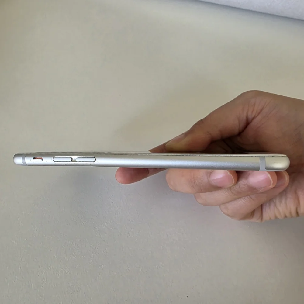 Apple iPhone 6S 32GB SILVER (UNLOCKED) - Picture 5 of 8